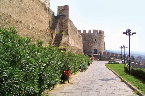 AnoPoli---HolidayTours